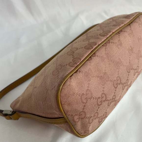 ✨SOLD✨ Gucci Vintage Pink Boat Bag Pochette - Picture 9 of 13